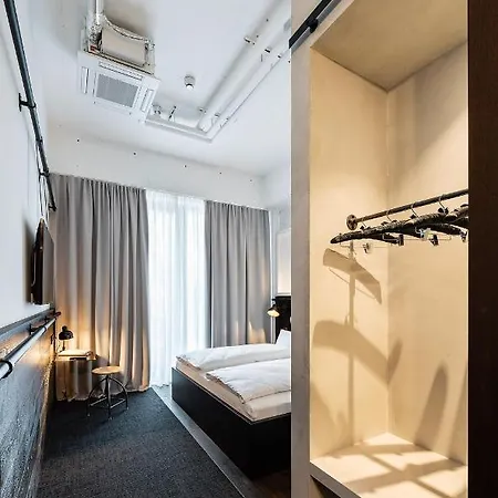 Js-balingen 公寓式酒店 4*